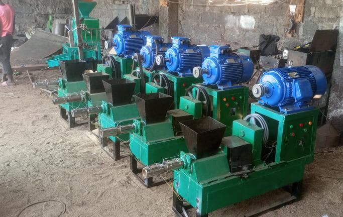 Briquette pressing machines